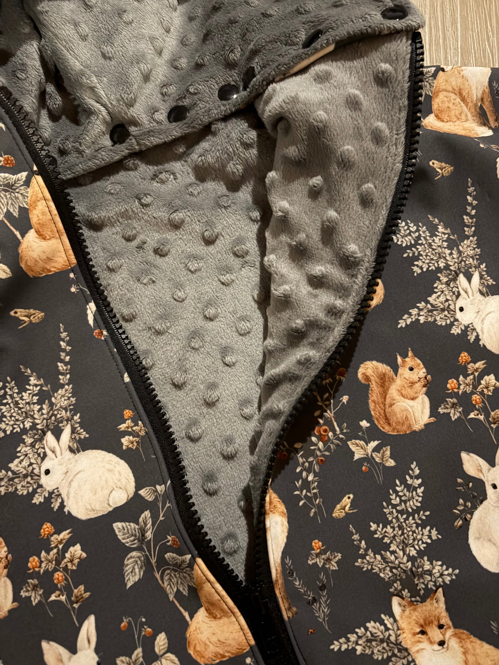 Poncho d’hiver capuchon fixe