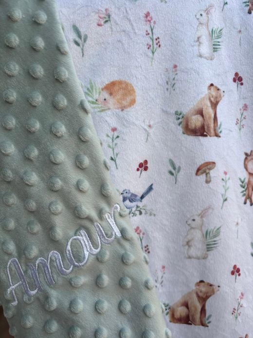 Embroidered blanket “Amour”